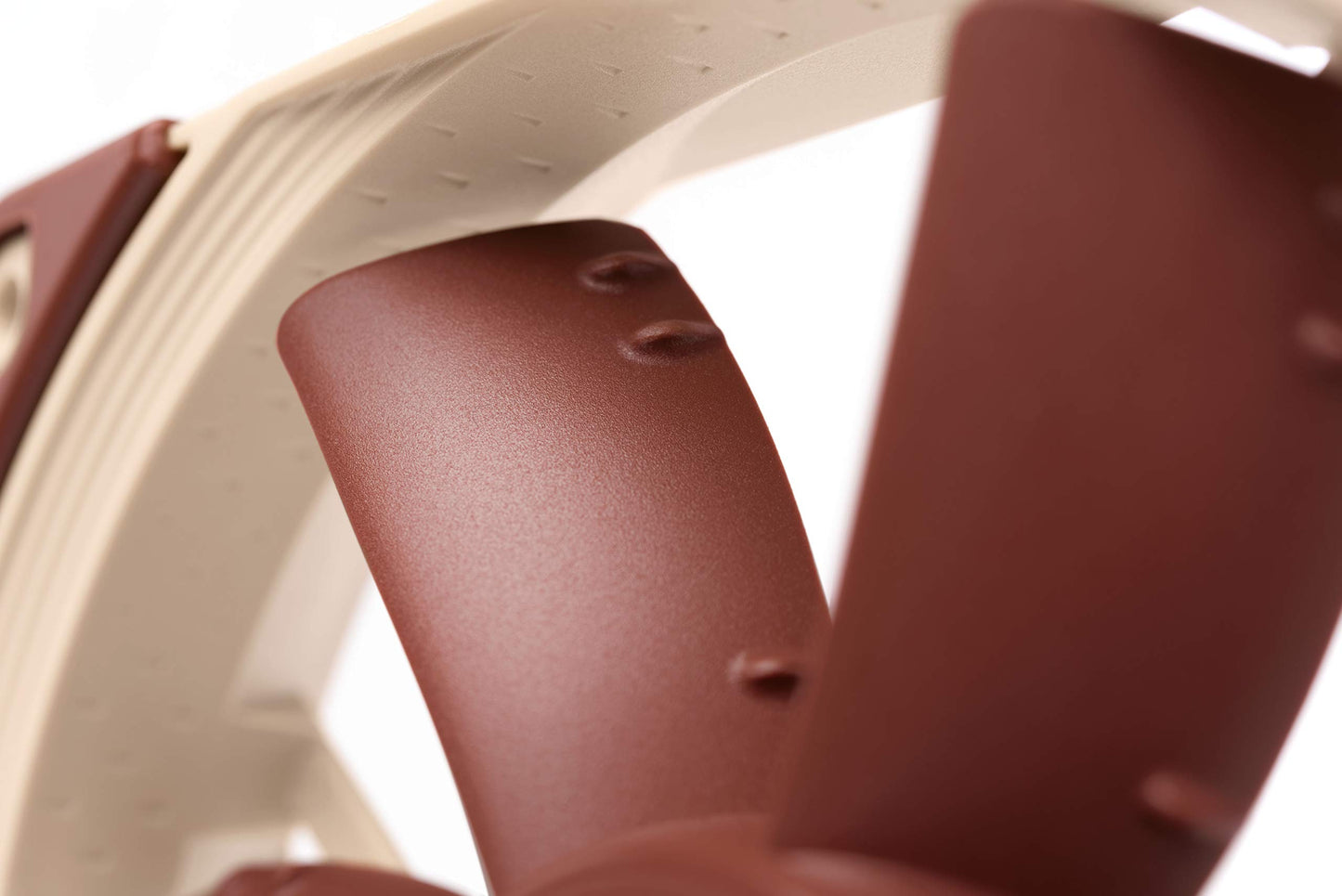 Noctua NF-S12A FLX, Premium-Lüfter mit leisem Betrieb, 3-Pin (120 mm, Braun)