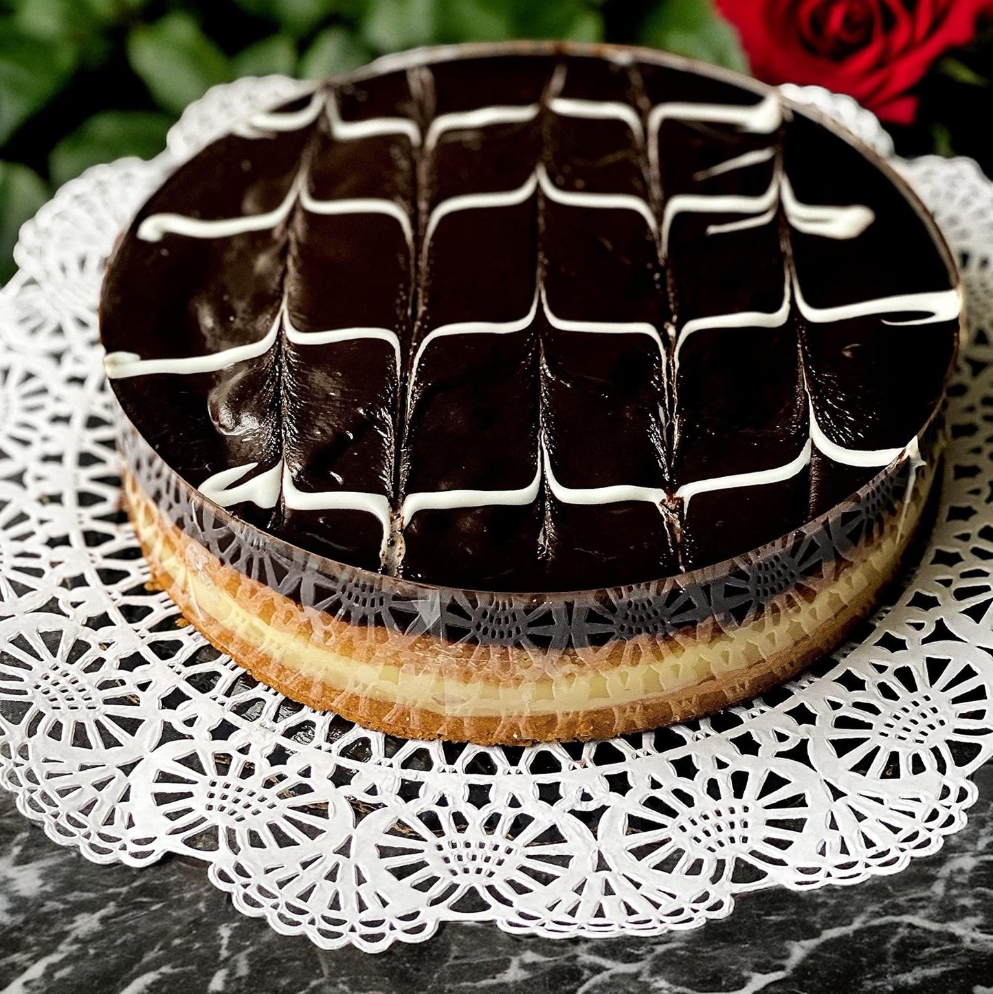 The Baker Celebrations White Round paper Lace Table Doilies 4 5 6 8 10 and 12 inches Assorted Sizes (Variety pack of 120-20 of each)